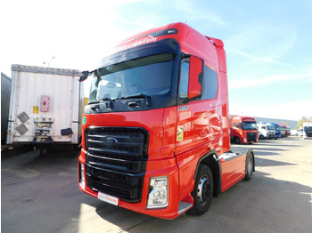 Nyergesvontató FORD