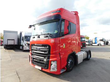 Nyergesvontató FORD