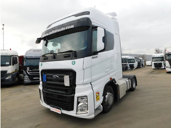 Nyergesvontató FORD