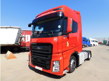 Nyergesvontató FORD