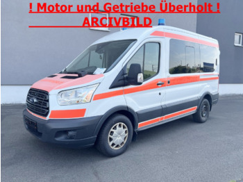 Mentőautó FORD
