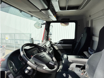 Interior photo 1: Dobozos felépítményű teherautó MAN TGM 26.340 6x2-4 LL TGM 26.340 6x2-4 LL, Getränkekoffer, Lenk-/Liftachse, LBW MBB, 2x AHK