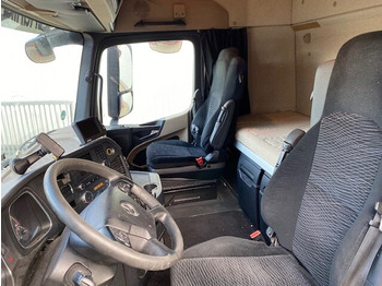 Interior photo 1: Alvaz teherautó Mercedes-Benz Actros 2545 L 6x2 Actros 2545 L 6x2, StreamSpace, Liftachse, Bi-Xenon