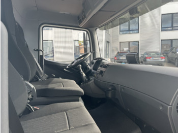 Interior photo 2: Billenőplatós teherautó Mercedes-Benz Atego 818 K 4x2 Atego 818 K 4x2, 2x AHK, Meiller-Kipper, mehrfach Vorhanden!