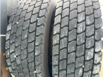 Nyergesvontató 815 4x2 815 4x2 Terminal Tractor, Rangierfahrzeug: 5 kép. Nyergesvontató 815 4x2 815 4x2 Terminal Tractor, Rangierfahrzeug: 5 kép.