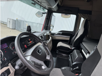Interior photo 2: Nyergesvontató MAN TGX 33.640 6X4 BLS TGX 33.640 6X4 BLS, Retarder, Hydraulik, 70t