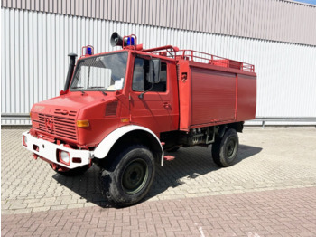 Tűzoltóautó UNIMOG U1300