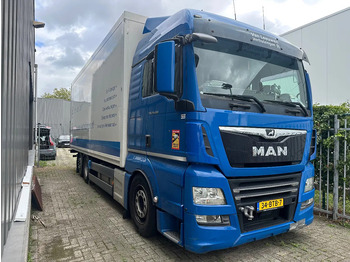 Dobozos felépítményű teherautó MAN TGX TGX 26 460 + 6X2 + LIFT + DAMAGED ENGINE: 4 kép.