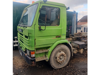 Cserefelépítményes teherautó Scania 82-H: 3 kép. Cserefelépítményes teherautó Scania 82-H: 3 kép.