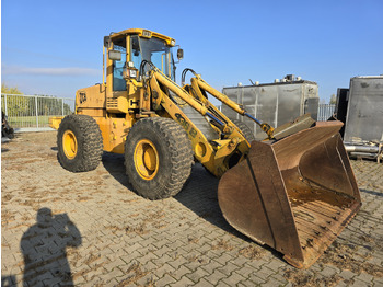 Gumikerekes homlokrakodó JCB 436