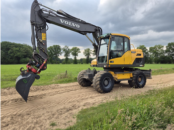 Gumikerekes kotró VOLVO EW140D