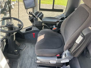 Gumikerekes homlokrakodó CLAAS Torion 1285: 3 kép. Gumikerekes homlokrakodó CLAAS Torion 1285: 3 kép.