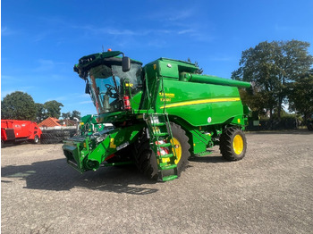 Kombájn JOHN DEERE T560