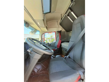 Cserefelépítményes teherautó VOLVO FH500: 5 kép. Cserefelépítményes teherautó VOLVO FH500: 5 kép.