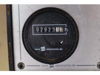 Ollós emelő JLG SL320-30 Diesel, 4x4 Drive, 34m Working Height, 14: 5 kép.