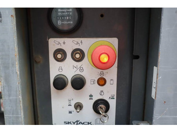 Ollós emelő SkyJack SJ6826 Diesel, 4x4 Drive, 10m Working Height, 567k: 3 kép.