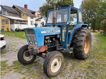 Traktor FORD