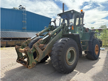 Gumikerekes homlokrakodó VOLVO L120
