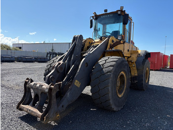 Gumikerekes homlokrakodó VOLVO L120E