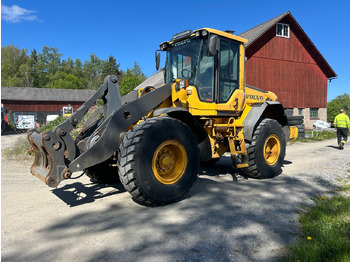 Gumikerekes homlokrakodó VOLVO L60E