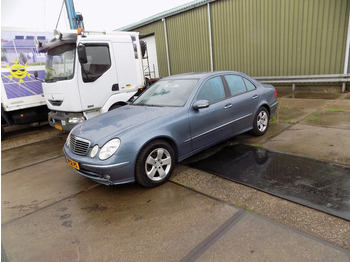 Autó MERCEDES-BENZ