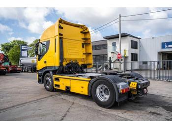 Nyergesvontató Iveco STRALIS 450-E5+KIPHYDR.: 5 kép.