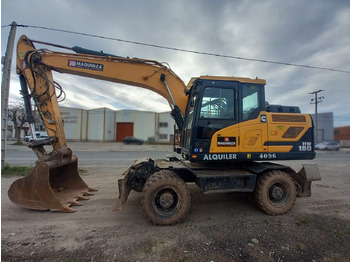 Gumikerekes kotró HYUNDAI