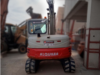 Minikotró TAKEUCHI TB290: 3 kép.