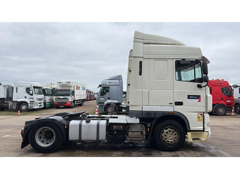 Nyergesvontató DAF XF 105.460 (BOITE MANUELLE / MANUAL GEARBOX): 3 kép. Nyergesvontató DAF XF 105.460 (BOITE MANUELLE / MANUAL GEARBOX): 3 kép.