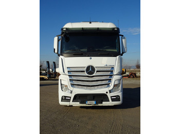 Nyergesvontató MERCEDES ACTROS 1845: 5 kép. Nyergesvontató MERCEDES ACTROS 1845: 5 kép.