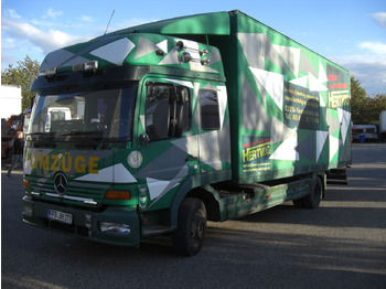 Dobozos felépítményű teherautó MERCEDES-BENZ