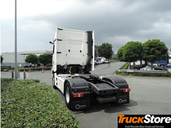 Nyergesvontató Mercedes-Benz Actros 1845 LS: 4 kép.