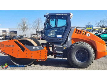 Talajtömörítő Hamm H 16 i: 2 kép. Talajtömörítő Hamm H 16 i: 2 kép.