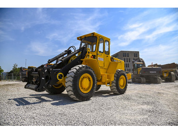 Gumikerekes homlokrakodó VOLVO