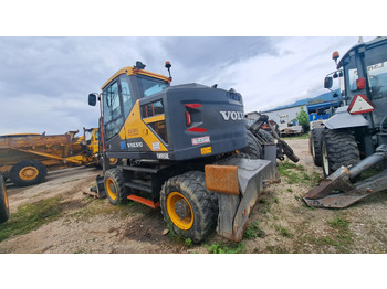 Gumikerekes kotró VOLVO EWR150E