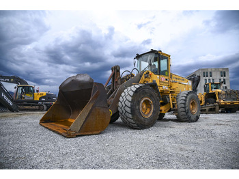 Gumikerekes homlokrakodó VOLVO L150