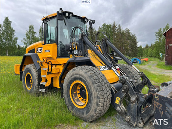 Gumikerekes homlokrakodó JCB 427
