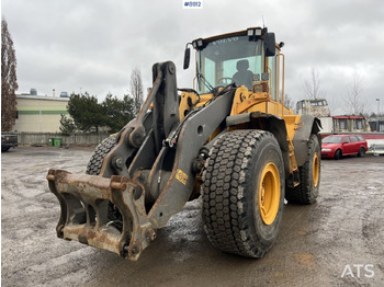 Gumikerekes homlokrakodó VOLVO L110E