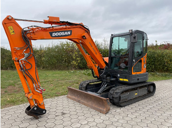 Minikotró DOOSAN DX63-3