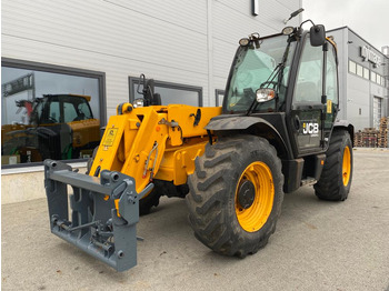 Teleszkópos rakodó JCB