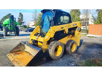 Mini homlokrakodó CATERPILLAR 226D