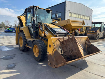 Kotrórakodó CAT 432F2: 2 kép. Kotrórakodó CAT 432F2: 2 kép.