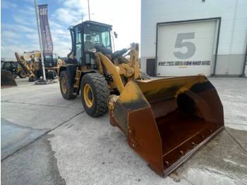 Gumikerekes homlokrakodó CAT 914K: 2 kép.