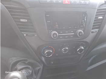 Kisbusz IVECO Daily 35S16V: 5 kép.