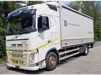 Ponyvás teherautó VOLVO FH 460