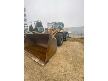Gumikerekes homlokrakodó LIEBHERR L 580