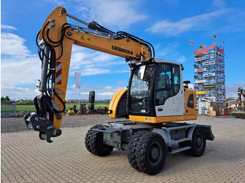 Gumikerekes kotró LIEBHERR A 916