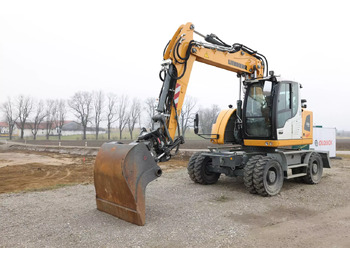 Gumikerekes kotró LIEBHERR A 916