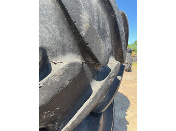 Gumiabroncs - Mezőgazdasági gépek Michelin 650/65R38 520/65R28 till Case , MC Cormick: 3 kép.