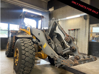Gumikerekes homlokrakodó VOLVO L120F